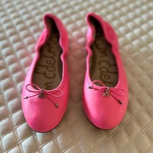 NWOT hot pink flats